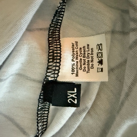 DISNEY EPCOT Geometric Patterned T-Shirt Dress - size 2XL (fits like an XL) - Picture 2 of 3